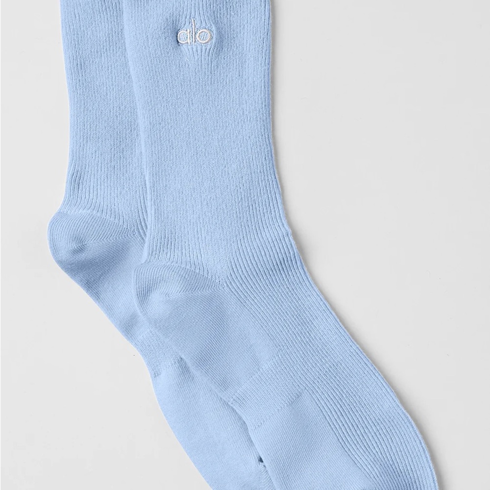Alo seashell blue socks size Small NWT